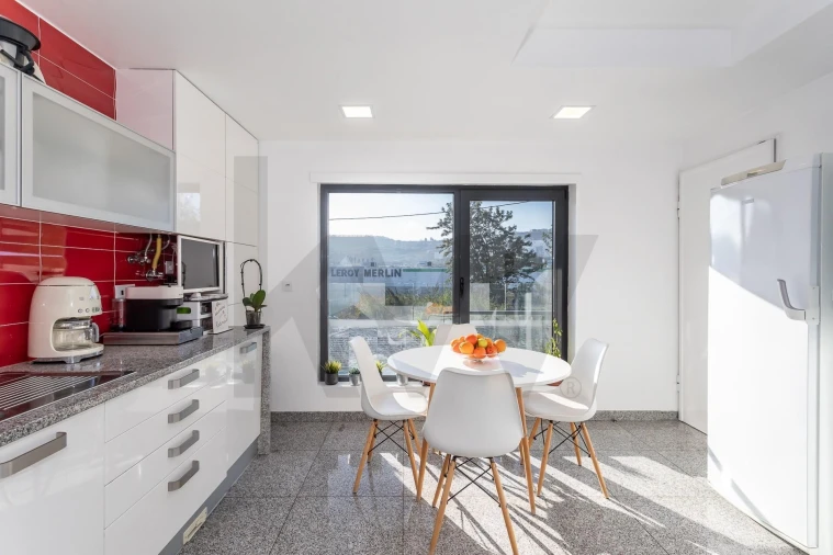 Moradia T4 para Venda em Pontinha e Famões Foto 25