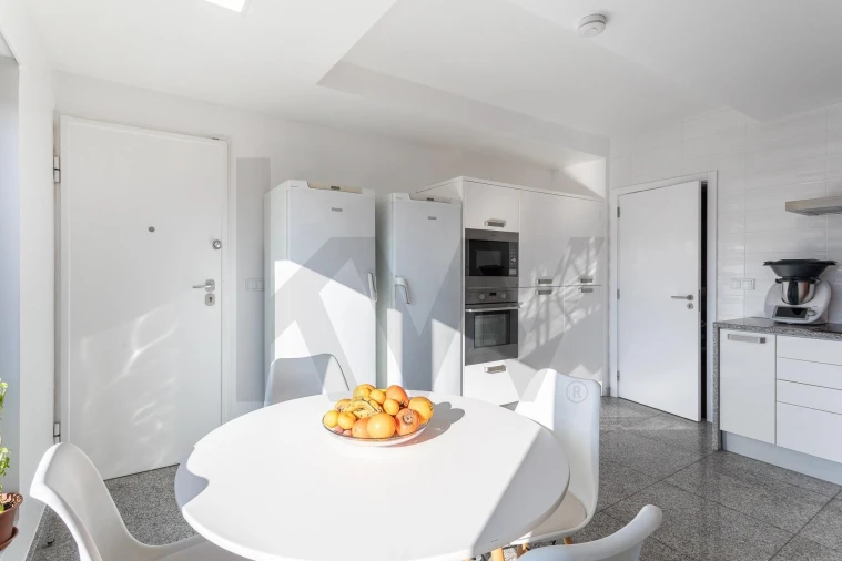 Moradia T4 para Venda em Pontinha e Famões Foto 26