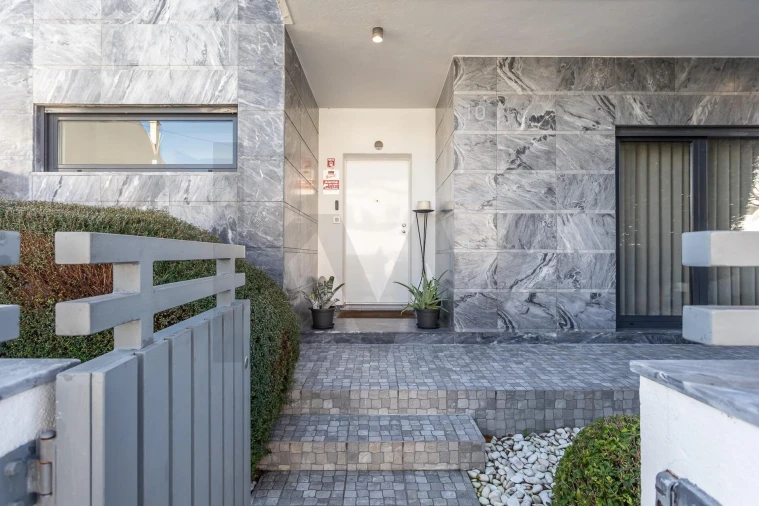 Moradia T4 para Venda em Pontinha e Famões Foto 6