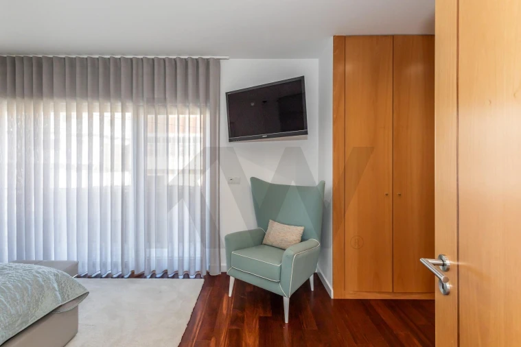 Moradia T4 para Venda em Pontinha e Famões Foto 37