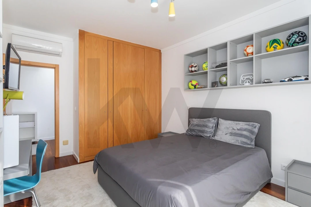 Moradia T4 para Venda em Pontinha e Famões Foto 55