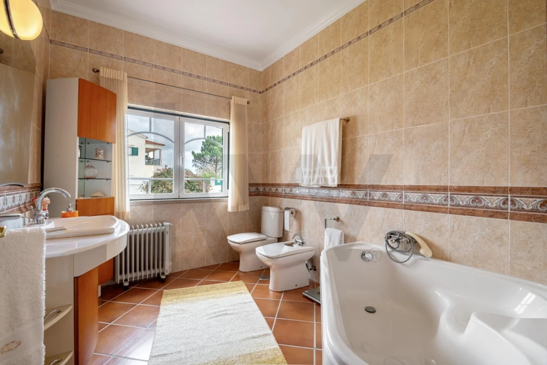 Moradia T4 para Venda em Alcoentre Foto 27