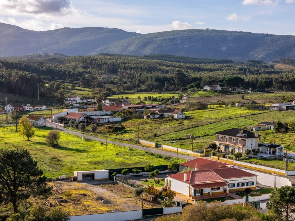 Moradia T4 para Venda em Alcoentre Foto 52