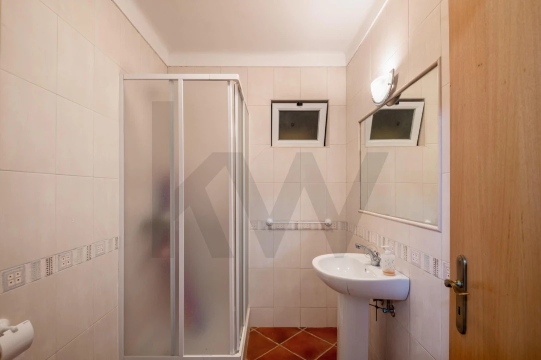 Moradia T4 para Venda em Alcoentre Foto 36