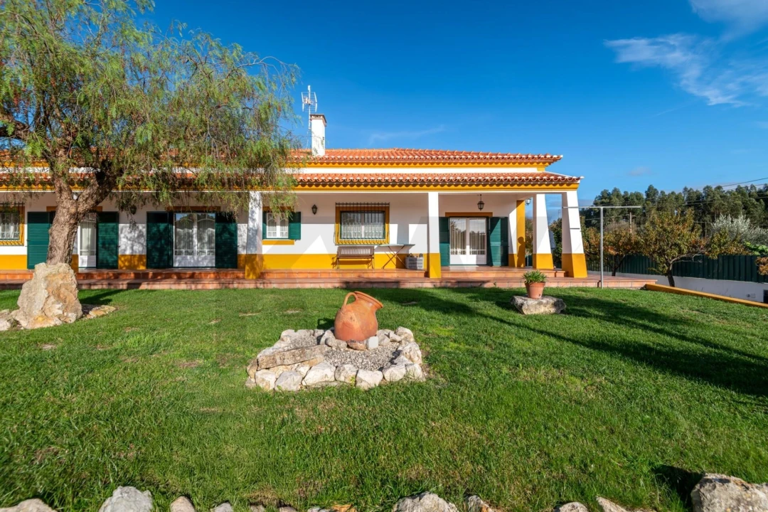 Moradia T4 para Venda em Alcoentre Foto 46