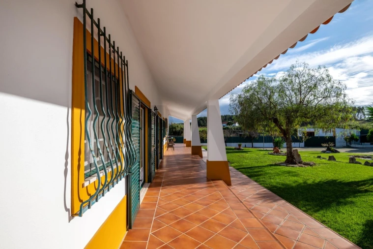 Moradia T4 para Venda em Alcoentre Foto 44