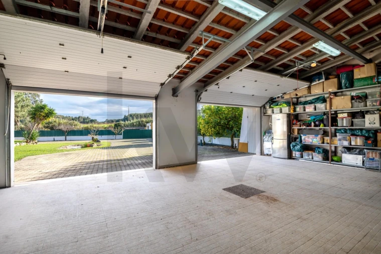 Moradia T4 para Venda em Alcoentre Foto 39