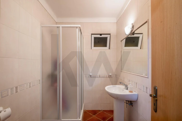 Moradia T4 para Venda em Alcoentre Foto 36