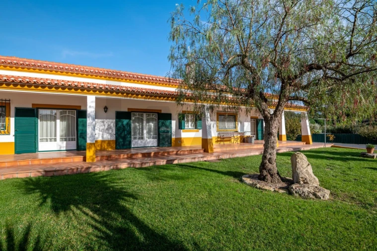 Moradia T4 para Venda em Alcoentre Foto 42