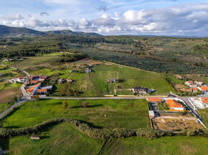 Moradia T4 para Venda em Alcoentre Foto 48