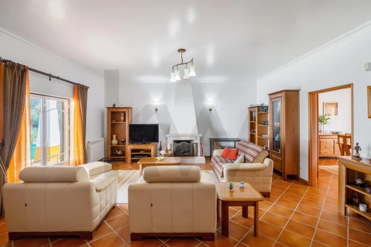 Moradia T4 para Venda em Alcoentre Foto 13