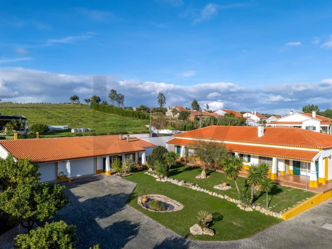 Moradia T4 para Venda em Alcoentre Foto 34