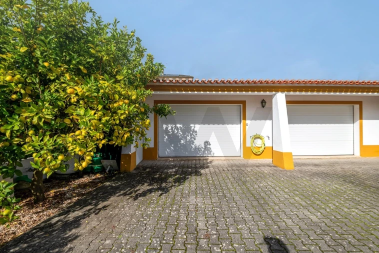 Moradia T4 para Venda em Alcoentre Foto 5