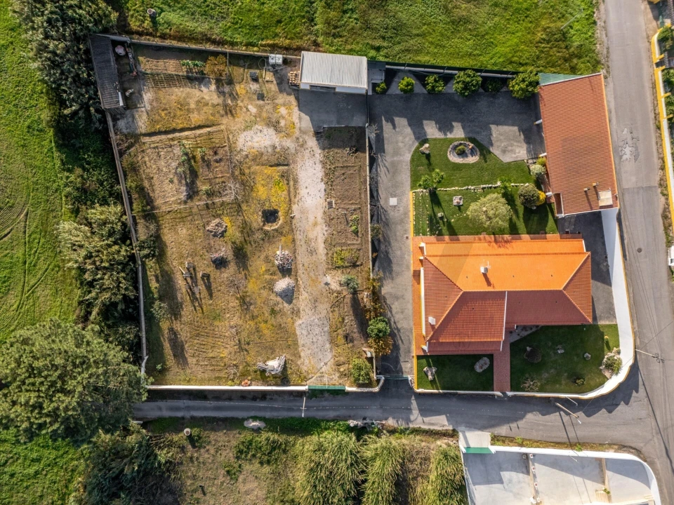 Moradia T4 para Venda em Alcoentre Foto 50