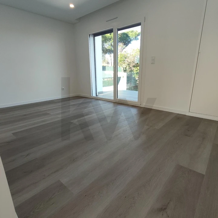 Moradia T4 para Venda em Charneca de Caparica e Sobreda Foto 47