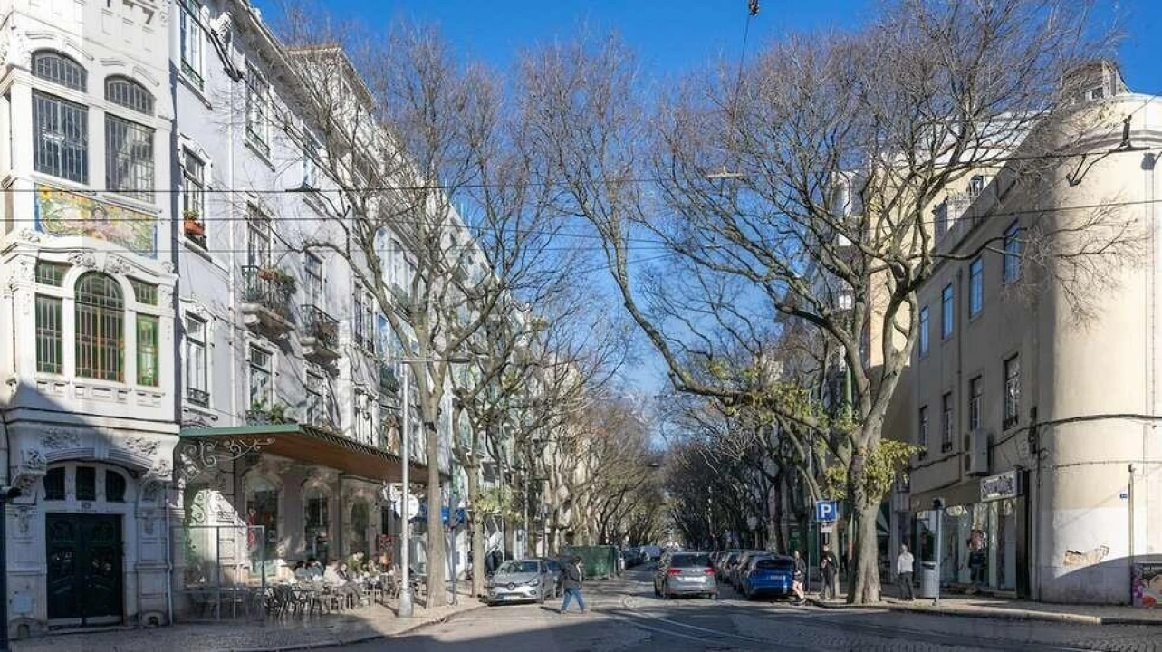 Loja para Venda em Campo de Ourique Foto 1