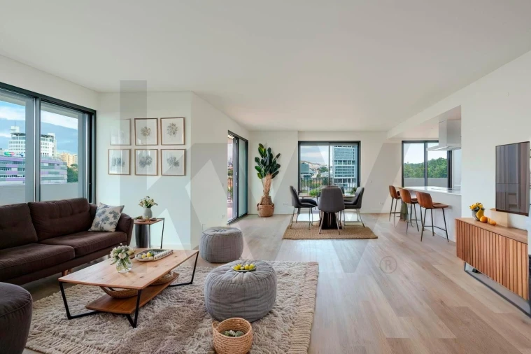 Apartamento T4 para Venda em Algés, Linda-A-Velha e Cruz Quebrada-Dafundo Foto 1