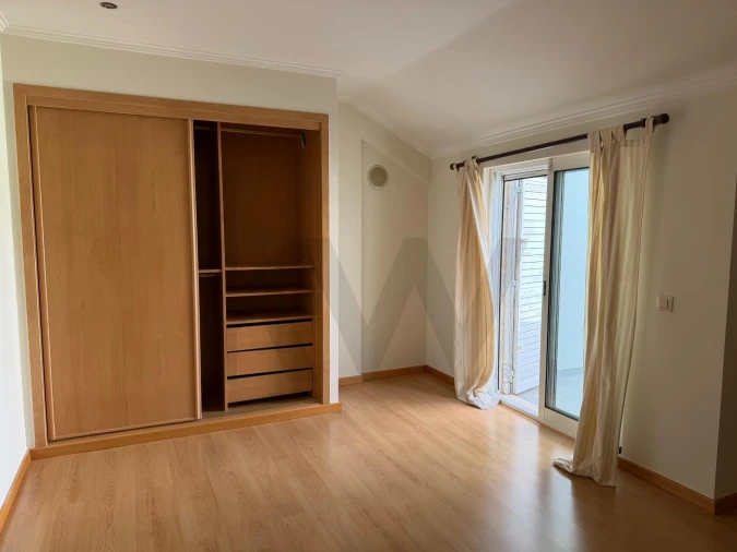 Apartamento T4 para Venda em Alcochete Foto 11