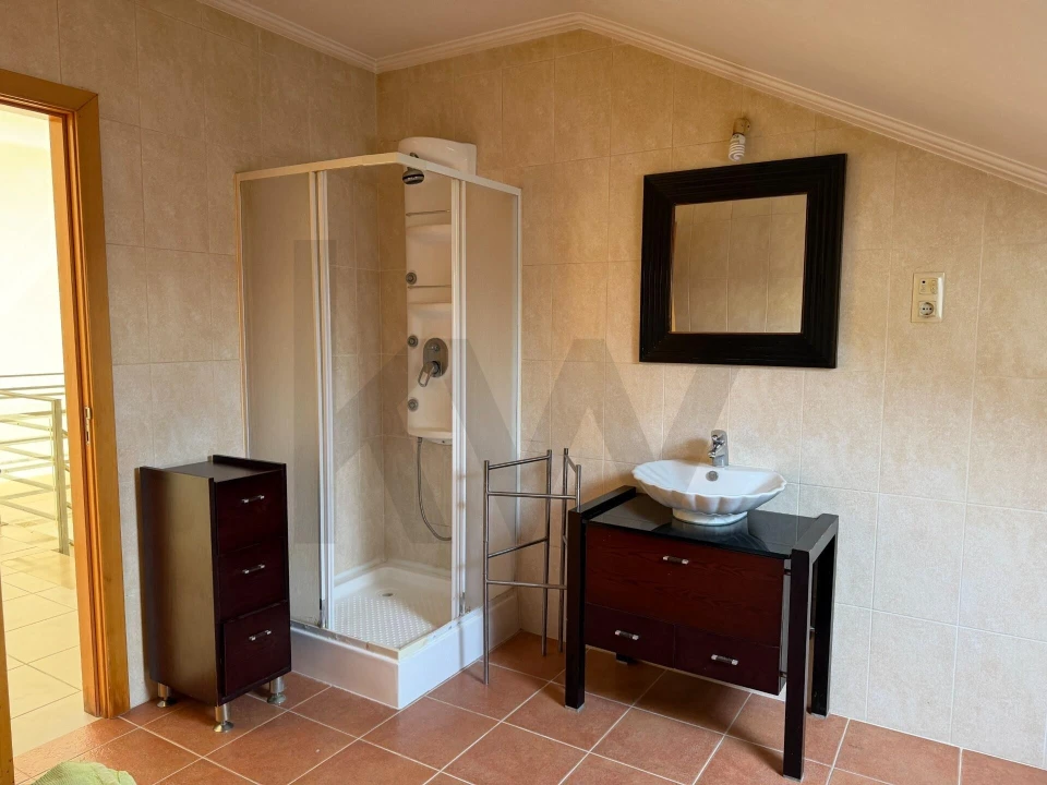 Apartamento T4 para Venda em Alcochete Foto 13