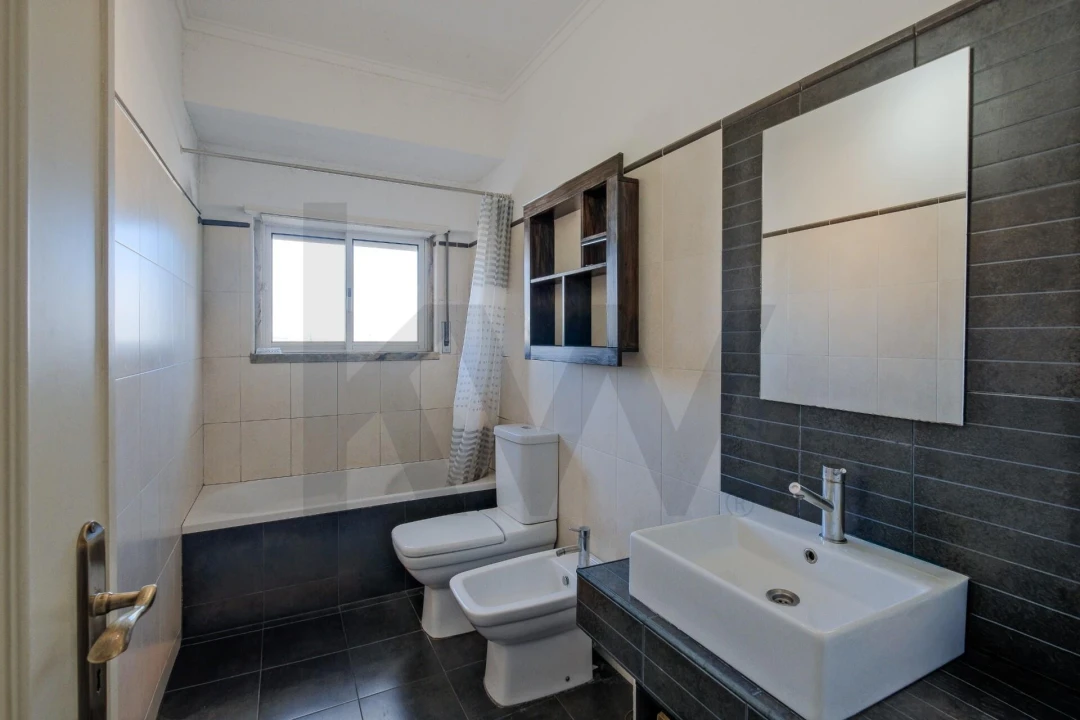 Apartamento T4 para Venda em São Domingos de Rana Foto 20