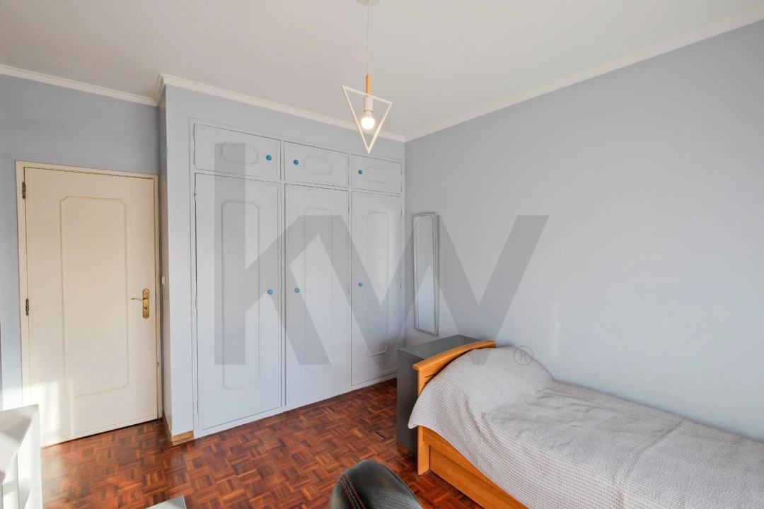 Apartamento T4 para Venda em São Domingos de Rana Foto 14