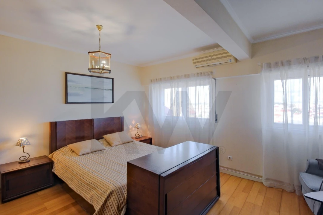 Apartamento T4 para Venda em São Domingos de Rana Foto 18