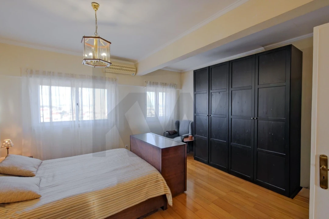 Apartamento T4 para Venda em São Domingos de Rana Foto 17