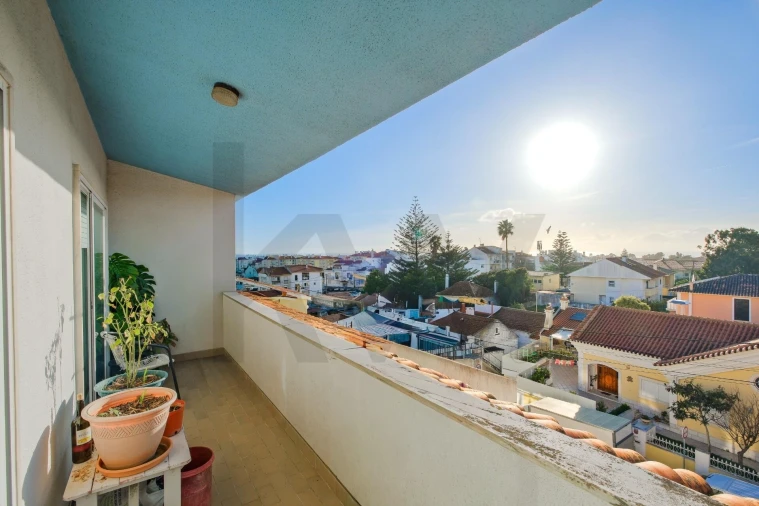 Apartamento T4 para Venda em São Domingos de Rana Foto 15