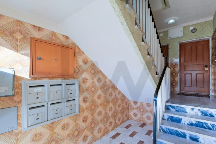 Apartamento T4 para Venda em São Domingos de Rana Foto 24