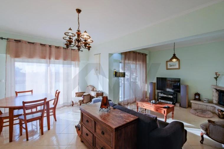 Apartamento T4 para Venda em São Domingos de Rana Foto 2