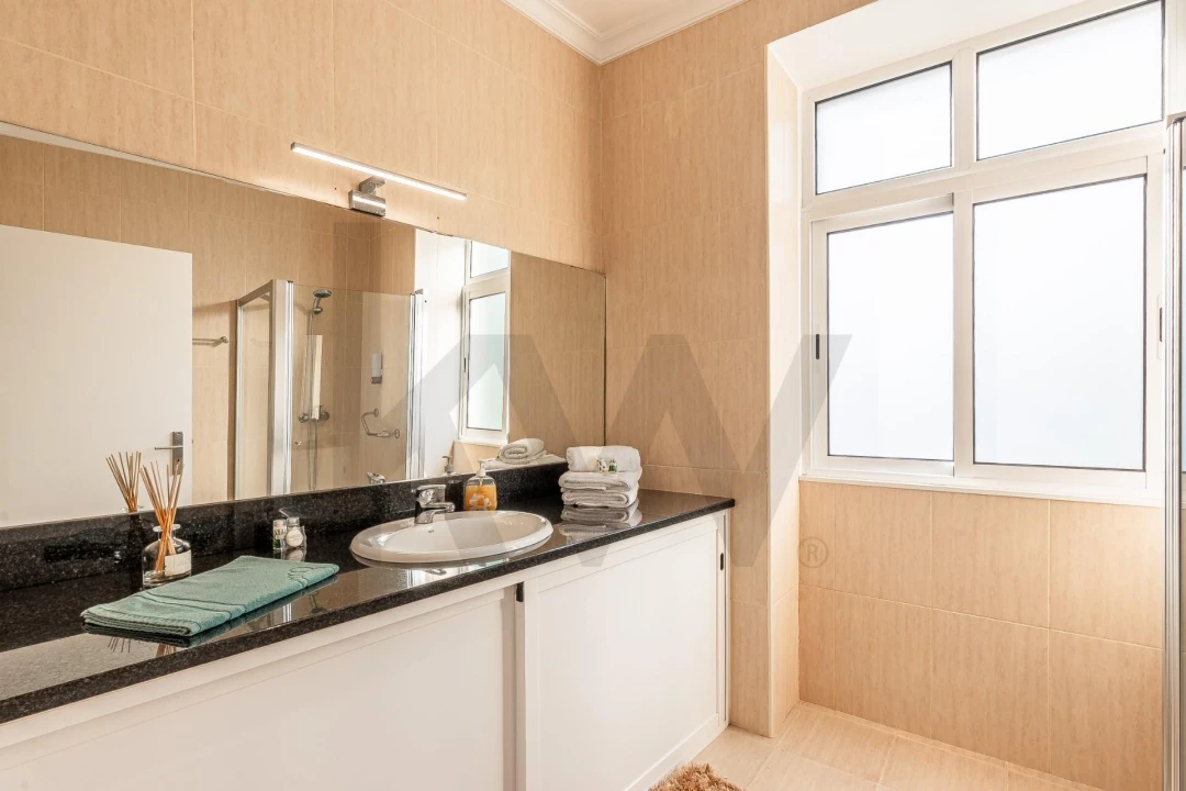 Moradia T4 para Venda em Funchal (Santa Maria Maior) Foto 39