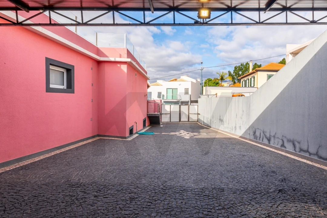 Moradia T4 para Venda em Funchal (Santa Maria Maior) Foto 49