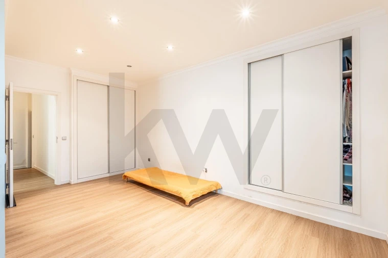 Moradia T4 para Venda em Funchal (Santa Maria Maior) Foto 14