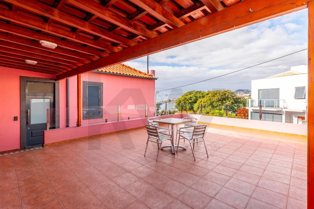 Moradia T4 para Venda em Funchal (Santa Maria Maior) Foto 45