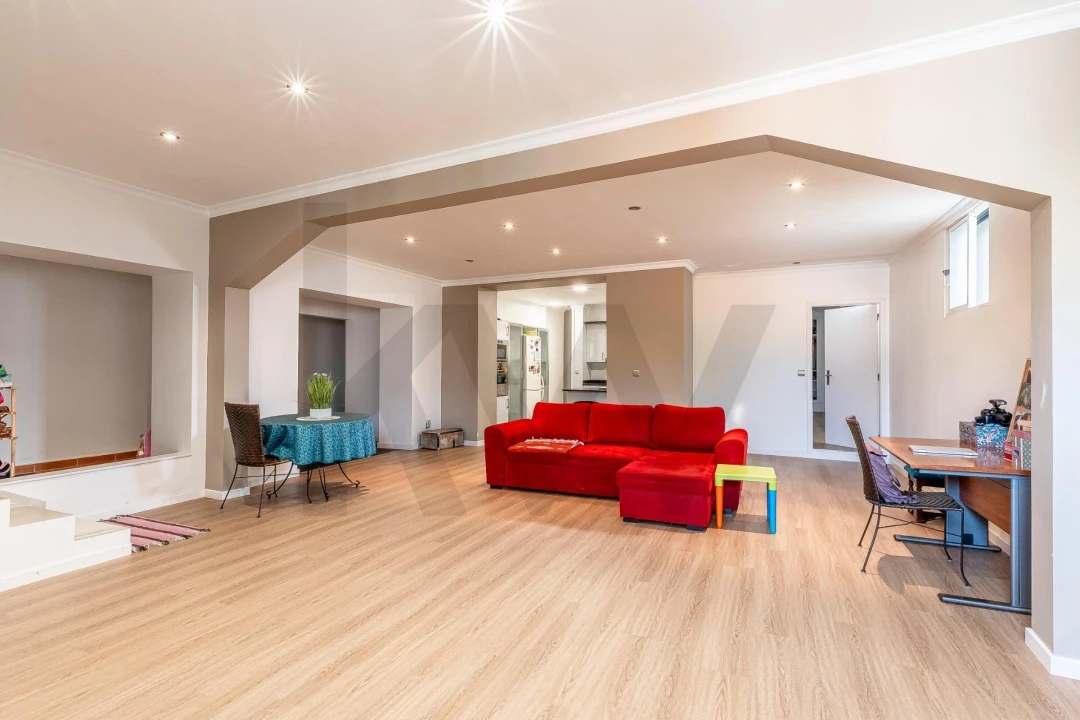 Moradia T4 para Venda em Funchal (Santa Maria Maior) Foto 8