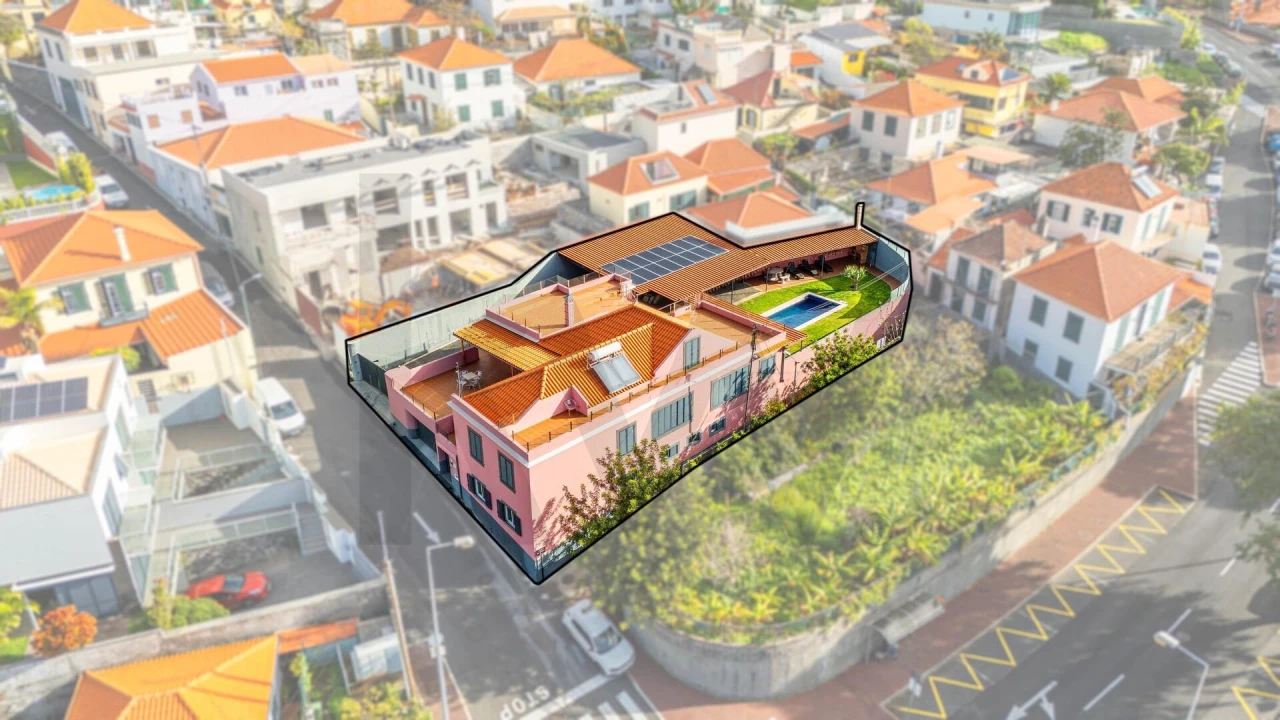 Moradia T4 para Venda em Funchal (Santa Maria Maior) Foto 52