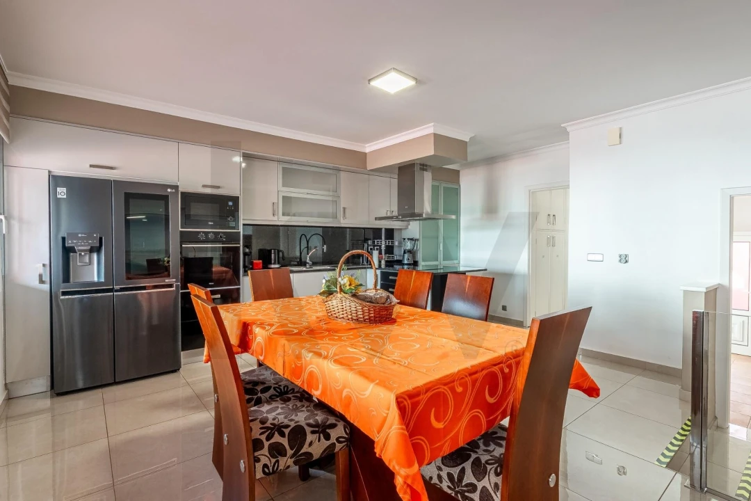 Moradia T4 para Venda em Funchal (Santa Maria Maior) Foto 27