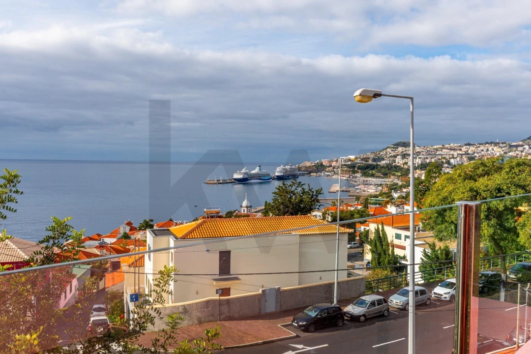 Moradia T4 para Venda em Funchal (Santa Maria Maior) Foto 24