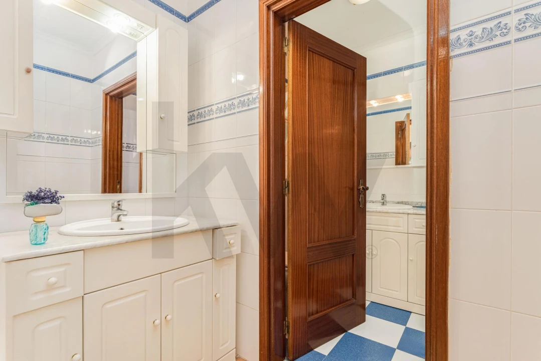 Moradia T3 para Venda em São Martinho Foto 18