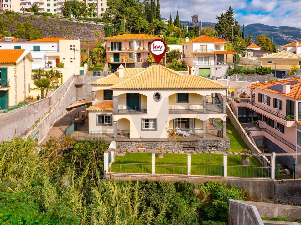 Moradia T3 para Venda em São Martinho Foto 1