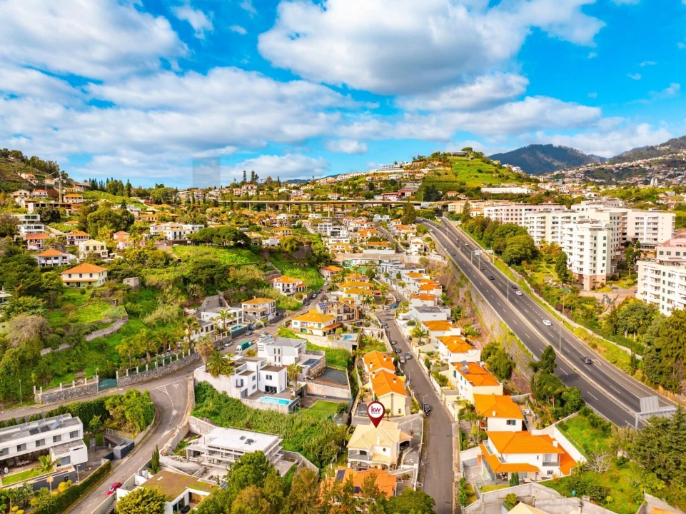 Moradia T3 para Venda em São Martinho Foto 2