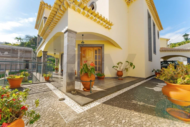 Moradia T3 para Venda em São Martinho Foto 4