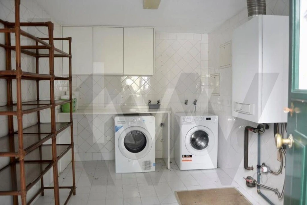 Moradia T4 para Arrendamento em Alcabideche Foto 40