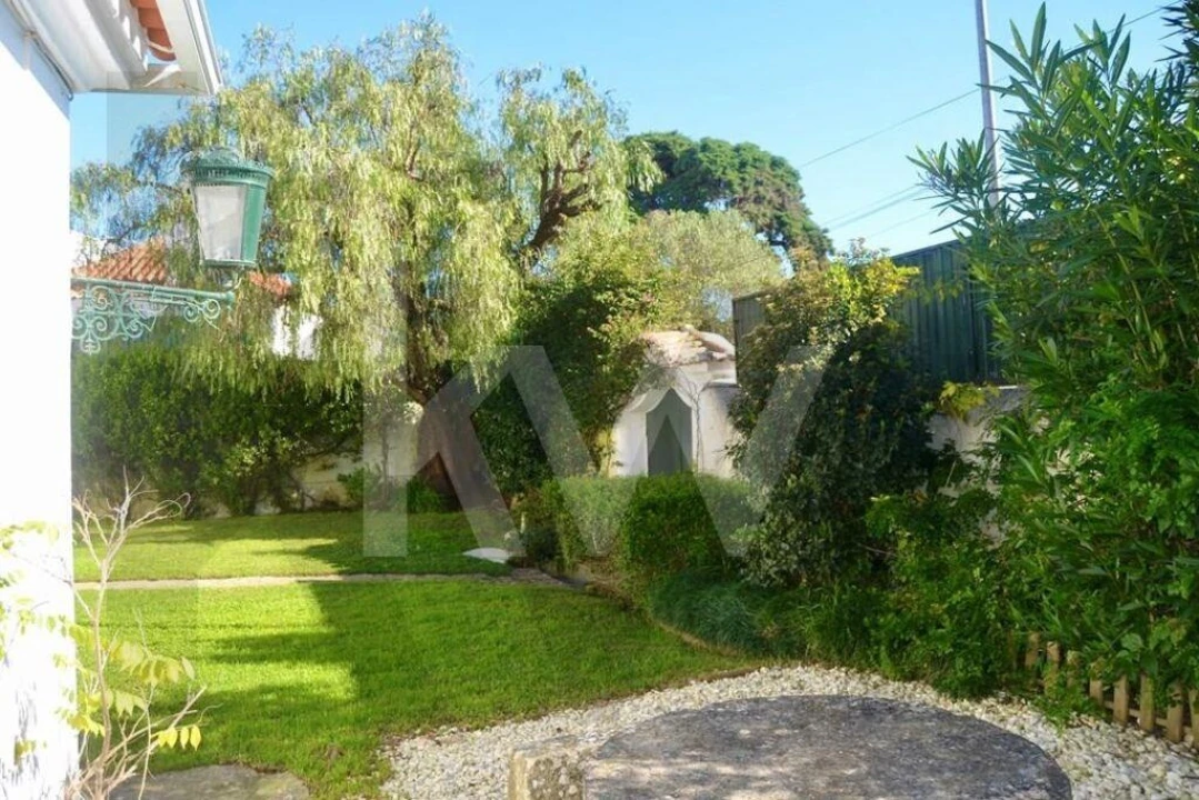 Moradia T4 para Arrendamento em Alcabideche Foto 2