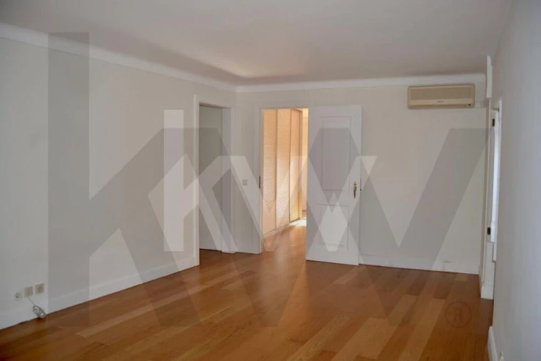 Moradia T4 para Arrendamento em Alcabideche Foto 31