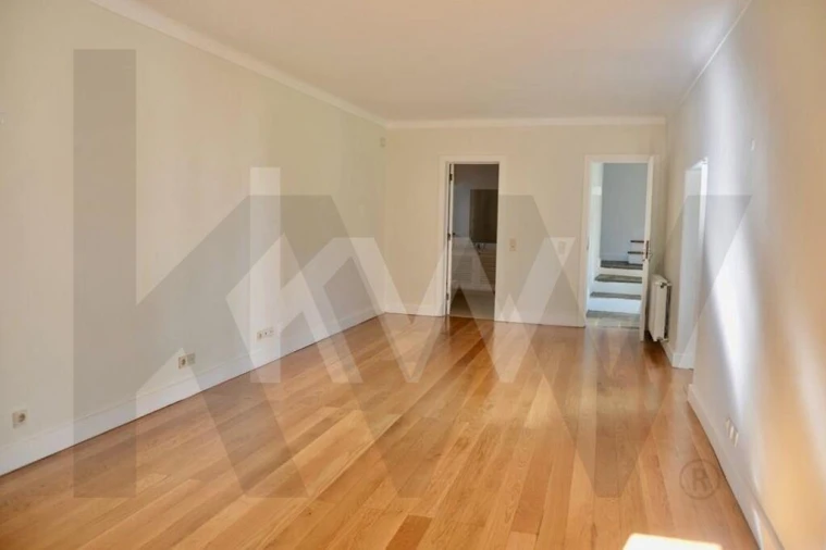 Moradia T4 para Arrendamento em Alcabideche Foto 14