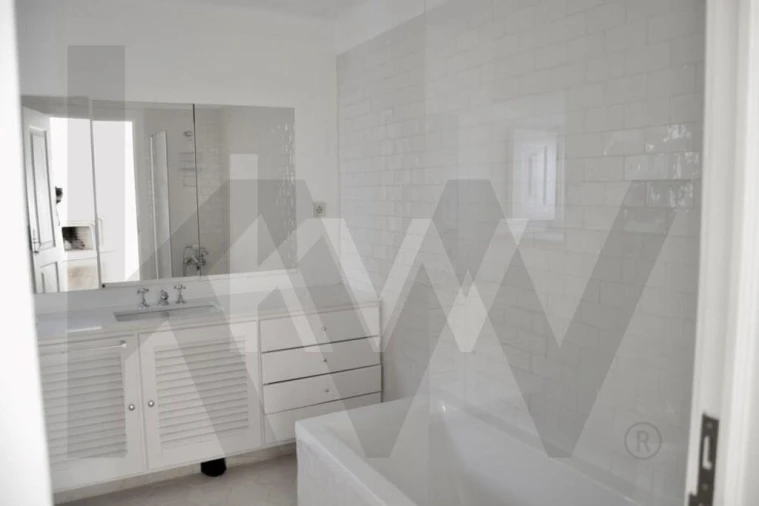 Moradia T4 para Arrendamento em Alcabideche Foto 21