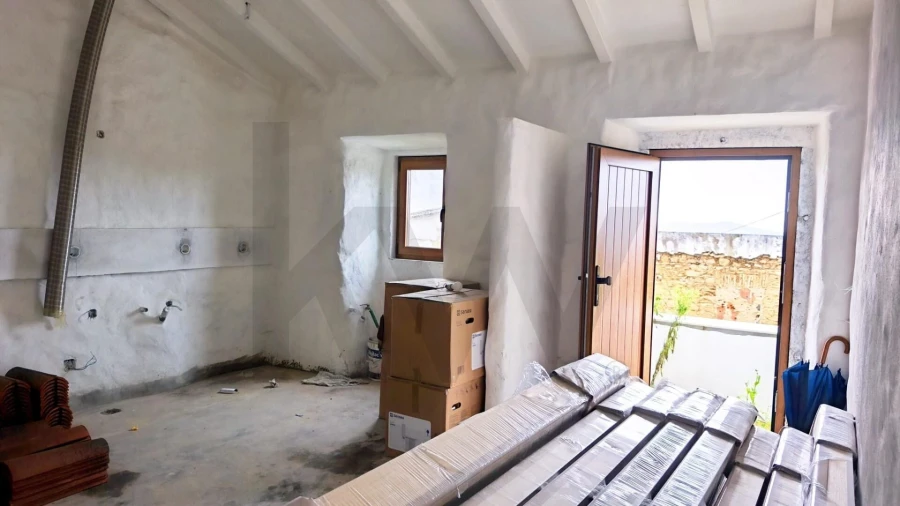 Moradia T4 para Venda em Santa Maria, São Pedro e Matacães Foto 13