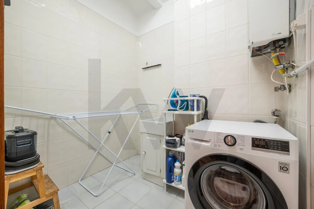 Apartamento T3 para Venda em Santo Antonio dos Olivais Foto 37
