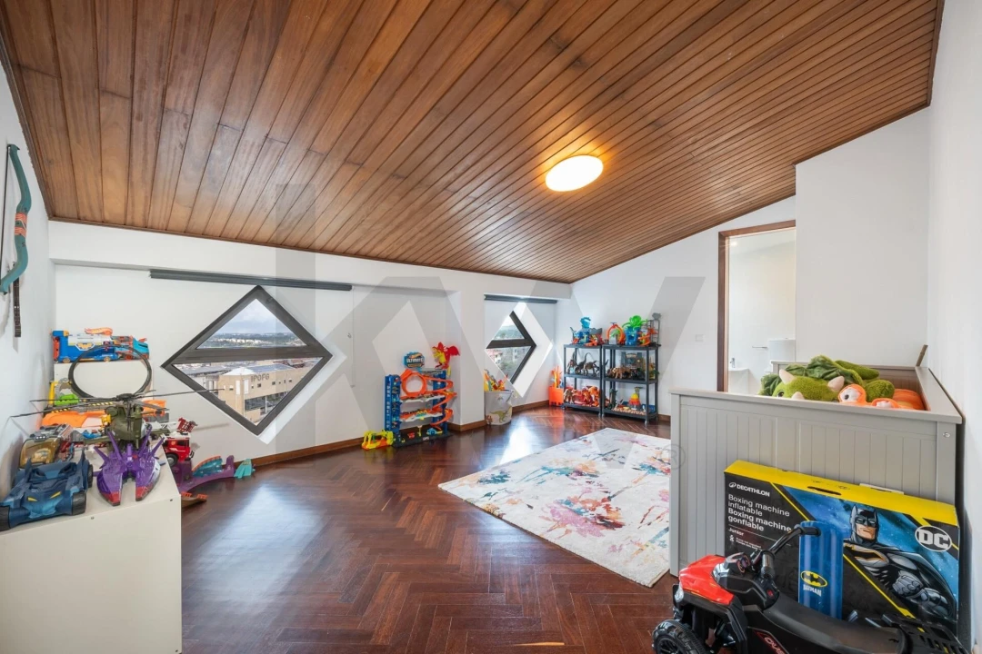 Apartamento T3 para Venda em Santo Antonio dos Olivais Foto 28